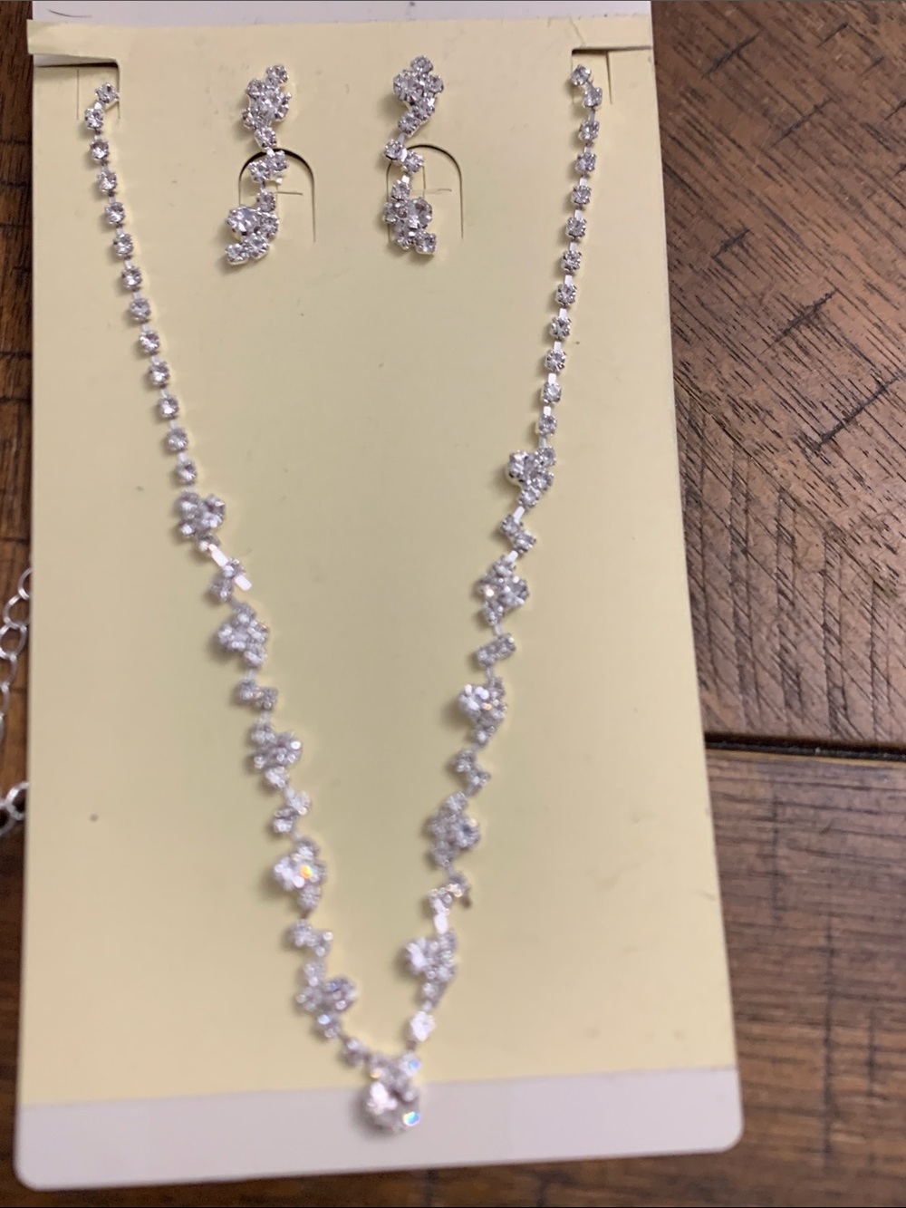Fashion Jewelry Silver Crystal Floral Drop Necklace with Matching Earrings